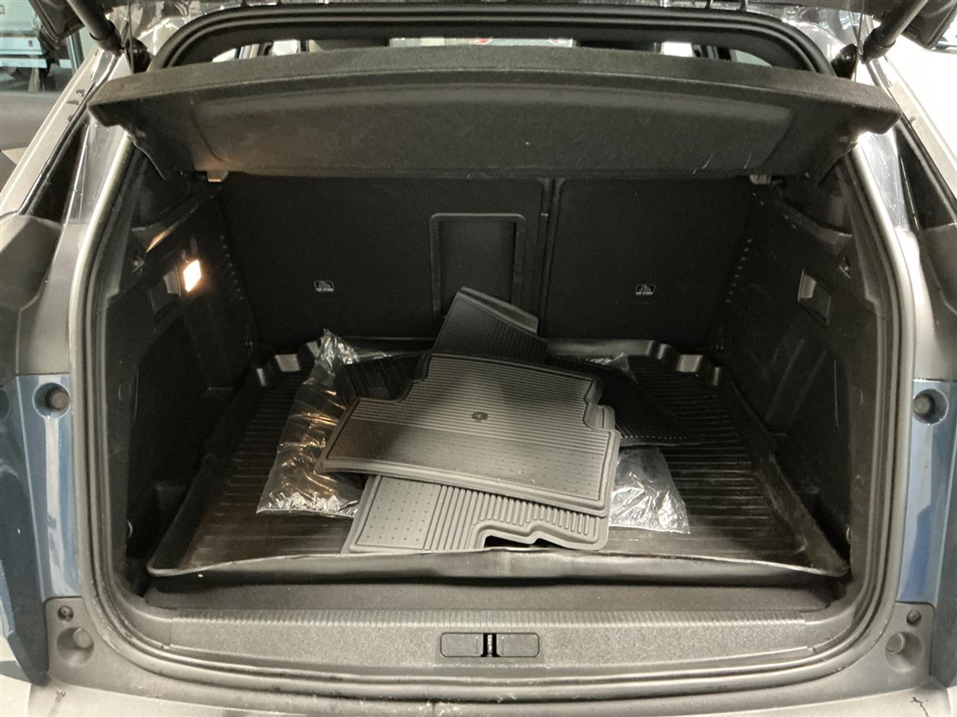 Peugeot 3008 1.2 PureTech GT AUT Navi Camera ACC Electrische klep 48193972-15.jpg | Dealer Car Trade B.V.