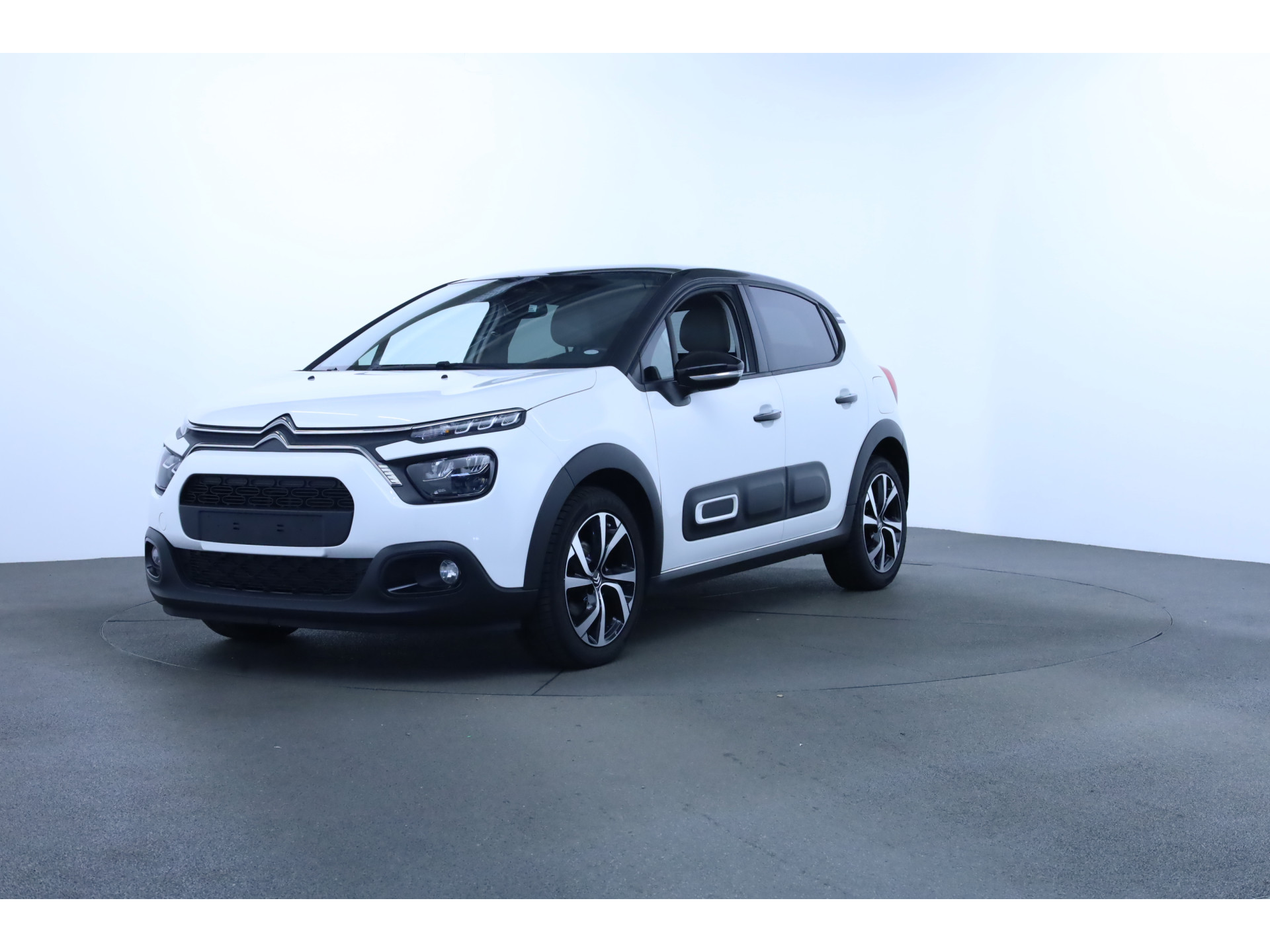 Citroën C3 1.2 PureTech Shine Led Climate Nav AppConnect Keyless Camera 54457770-0.jpg | Dealer Car Trade B.V.