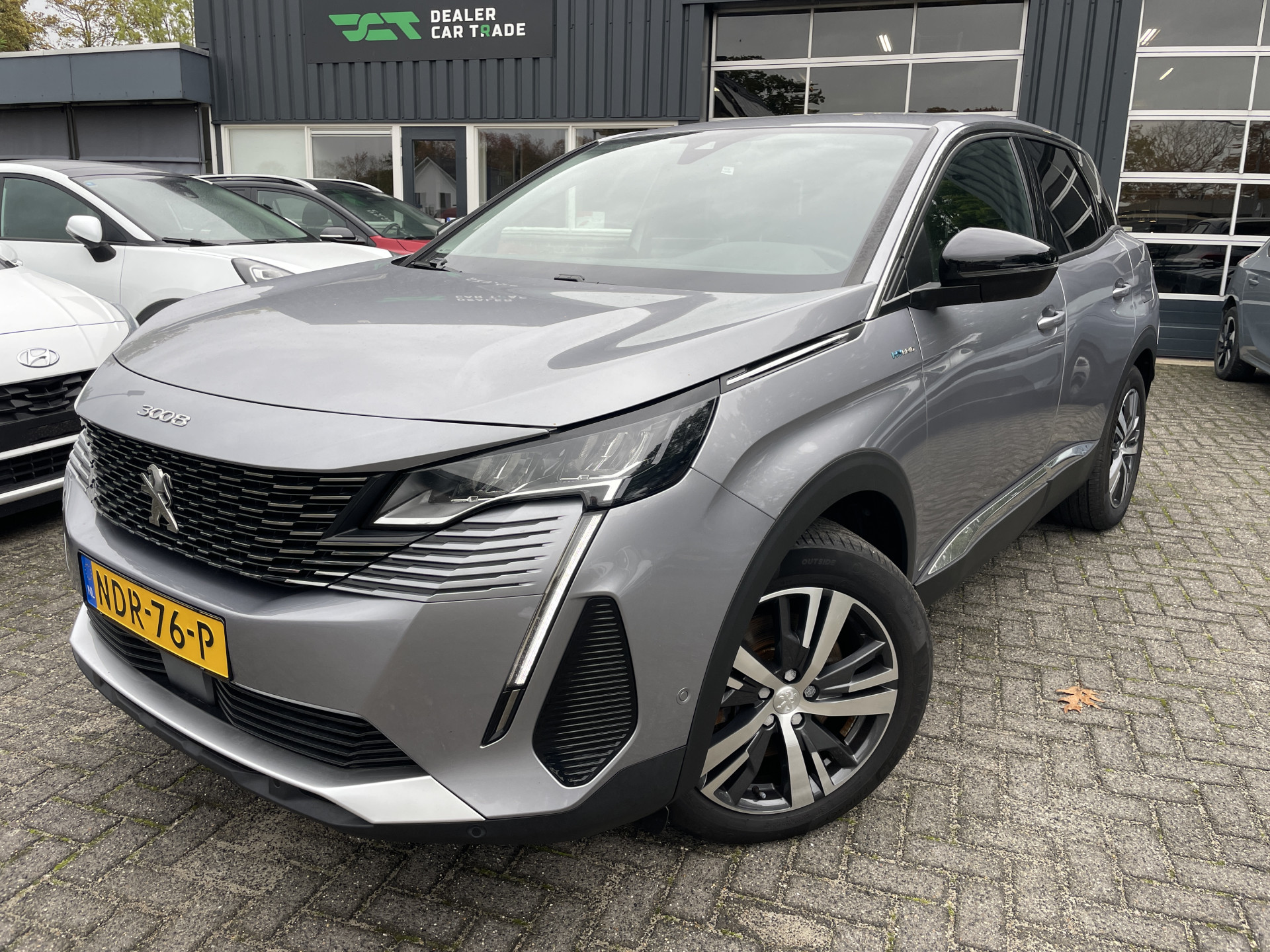 Peugeot 3008 1.6 HYbrid 225 Allure Pack Led Climate AppConnect Navi Camera Winterpakket Trekhaak 56086373-0.jpg | Dealer Car Trade B.V.