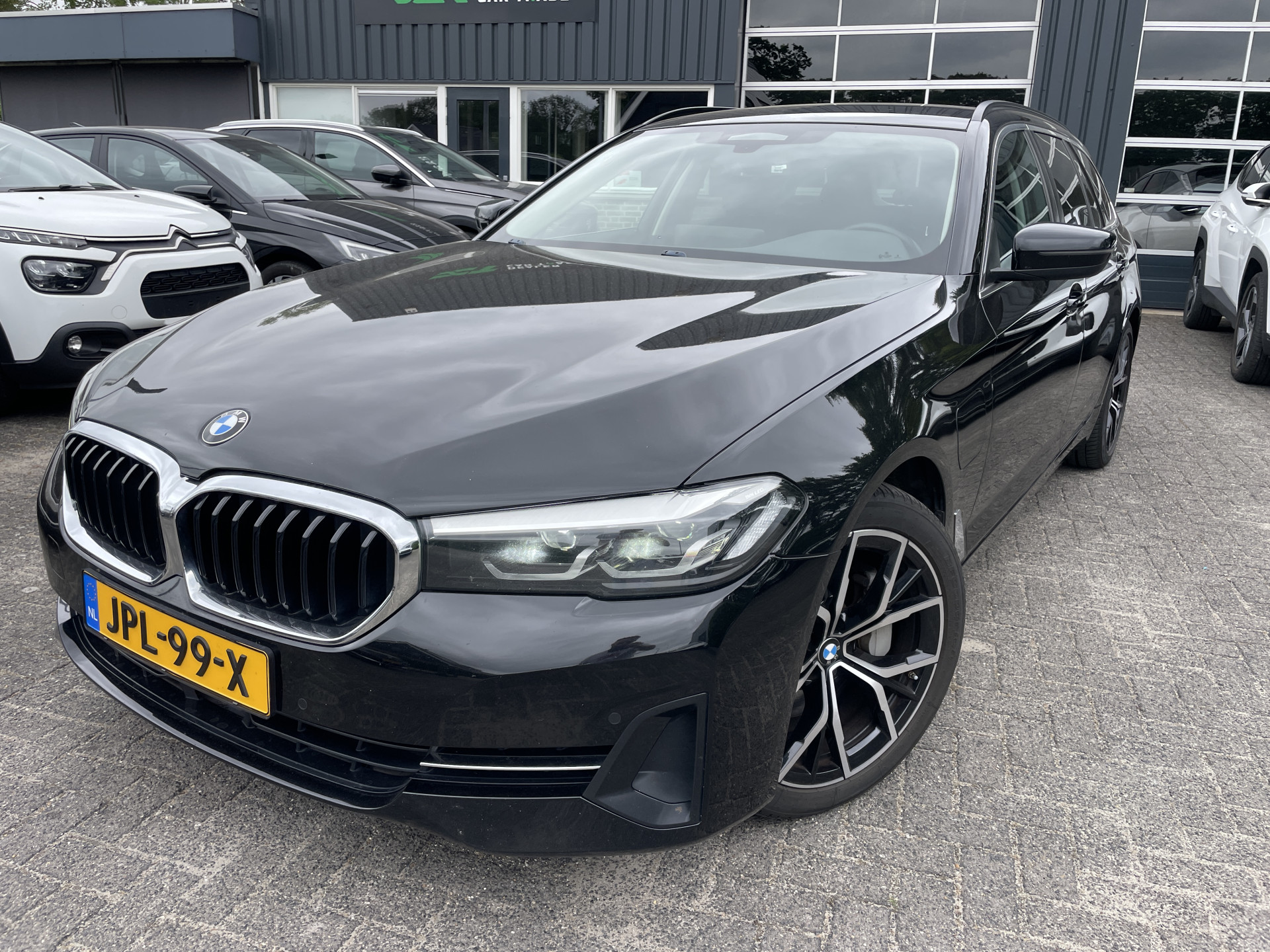 BMW 5 Serie Touring 530e High Executive Led Leder Nav AppConnect Camera PDC ACC Trekhaak 57637745-0.jpg | Dealer Car Trade B.V.