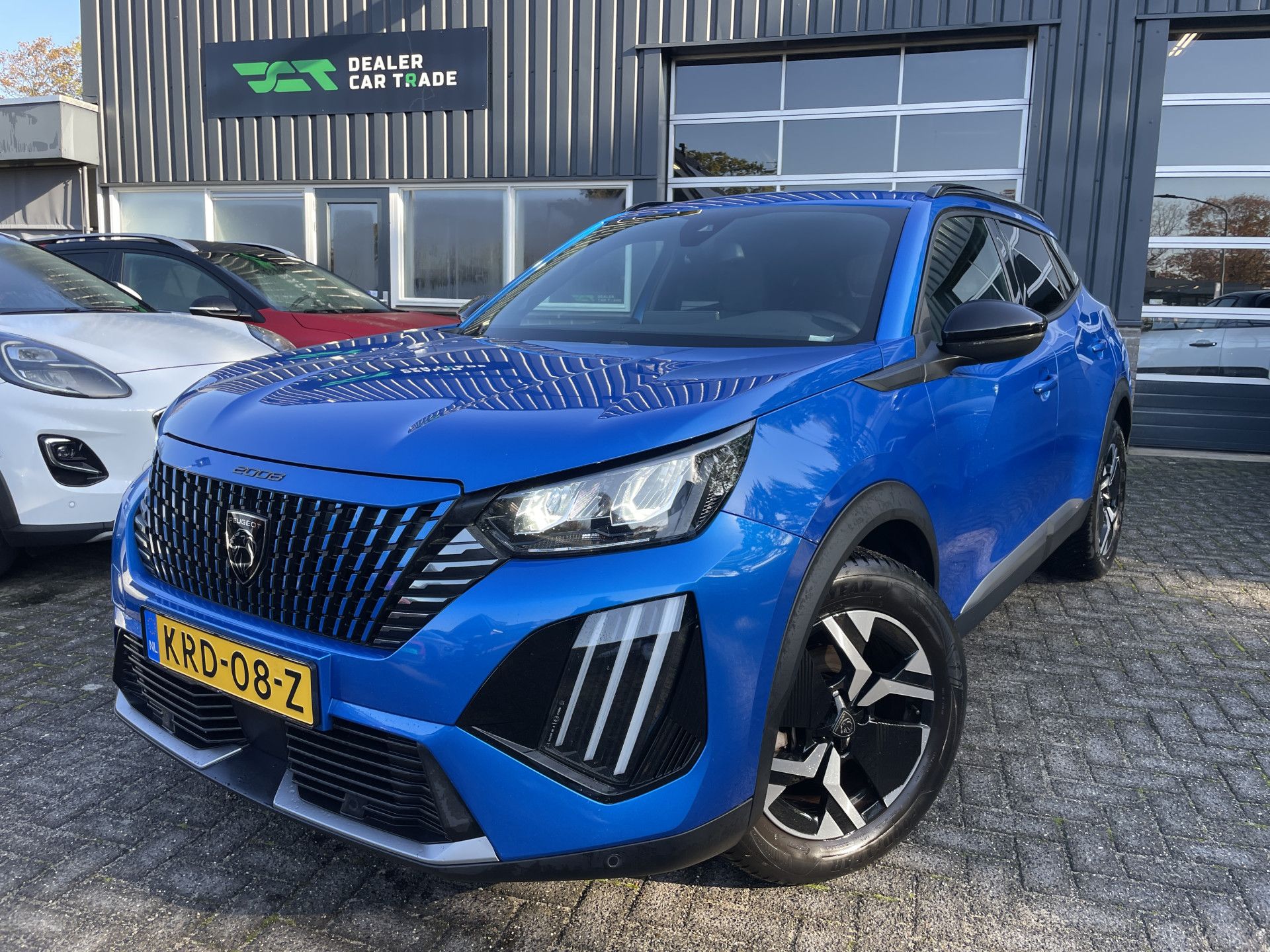 Peugeot 2008 1.2 PureTech 100 Allure Led Climate Nav AppConnect Camera Winterpakket 57783137-0.jpg | Dealer Car Trade B.V.