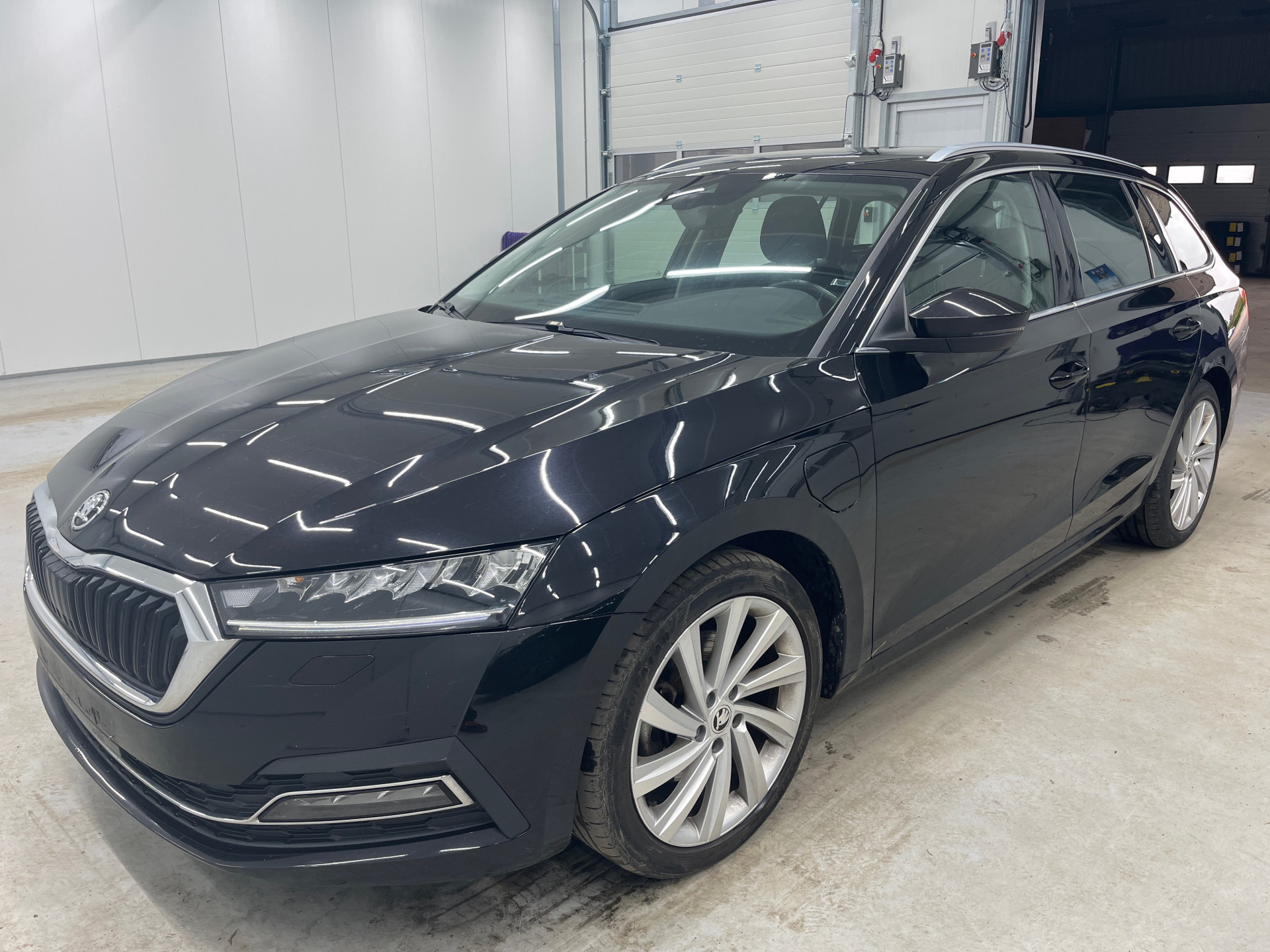 Škoda Octavia Combi 1.4 TSI iV PHEV Business Edition Plus 49686074-0.jpg | Dealer Car Trade B.V.