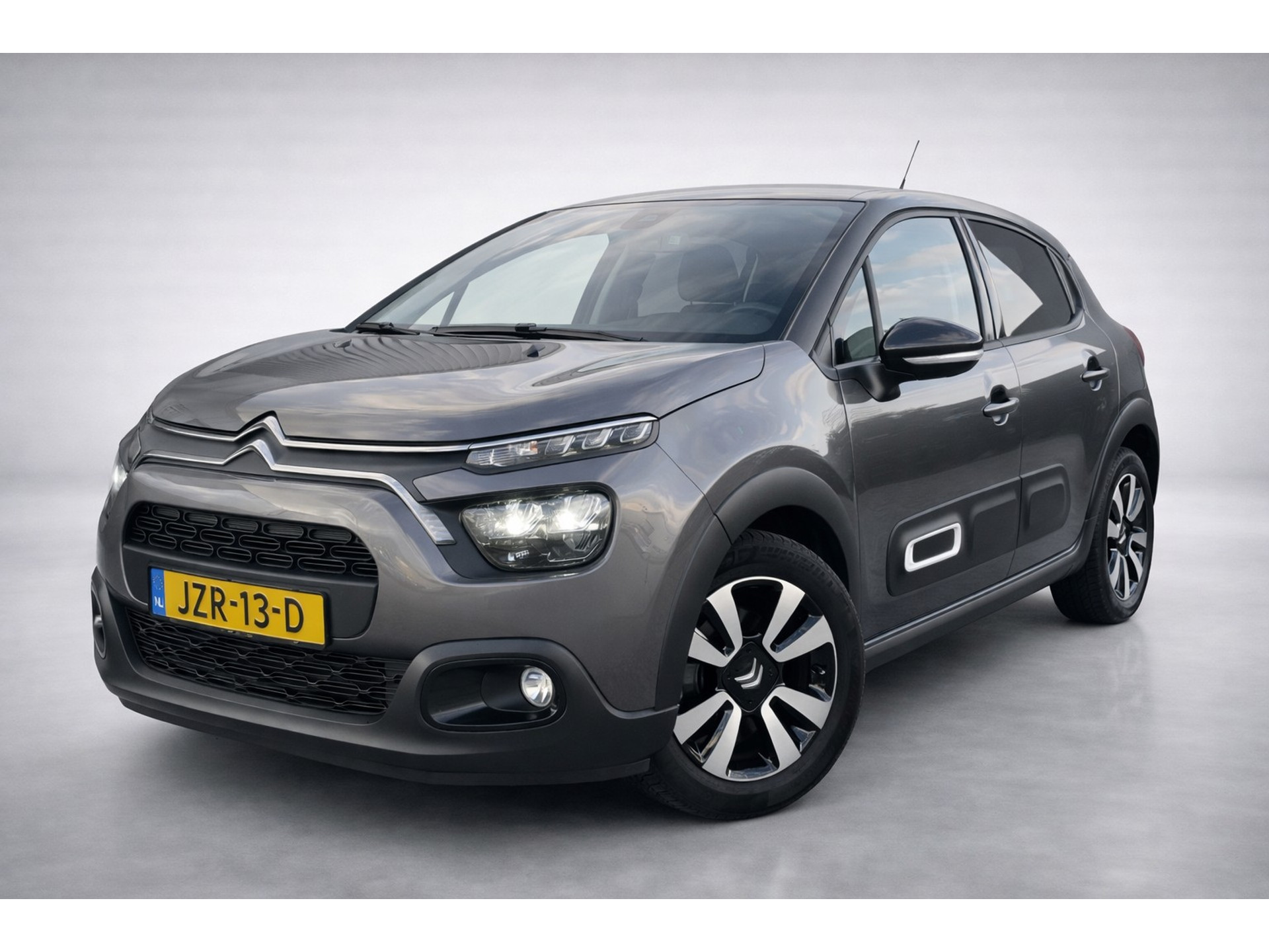 Citroën C3 1.2 PureTech Shine Led l AppleCarplay l Stoelverwarming I PDC 51657768-0.jpg | Dealer Car Trade B.V.