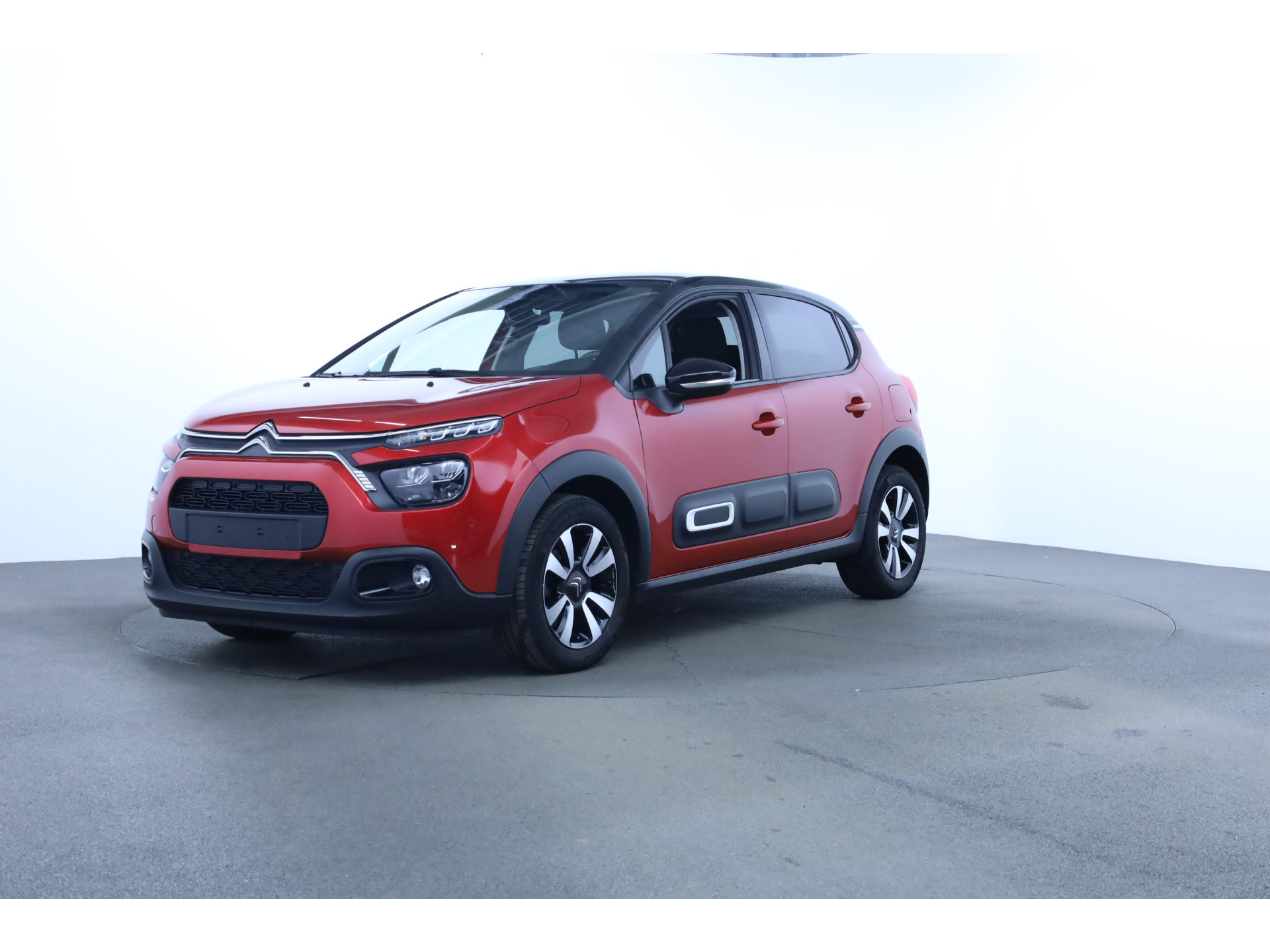 Citroën C3 1.2 PureTech Shine Led Climate AppConnect Cruise 54458645-0.jpg | Dealer Car Trade B.V.